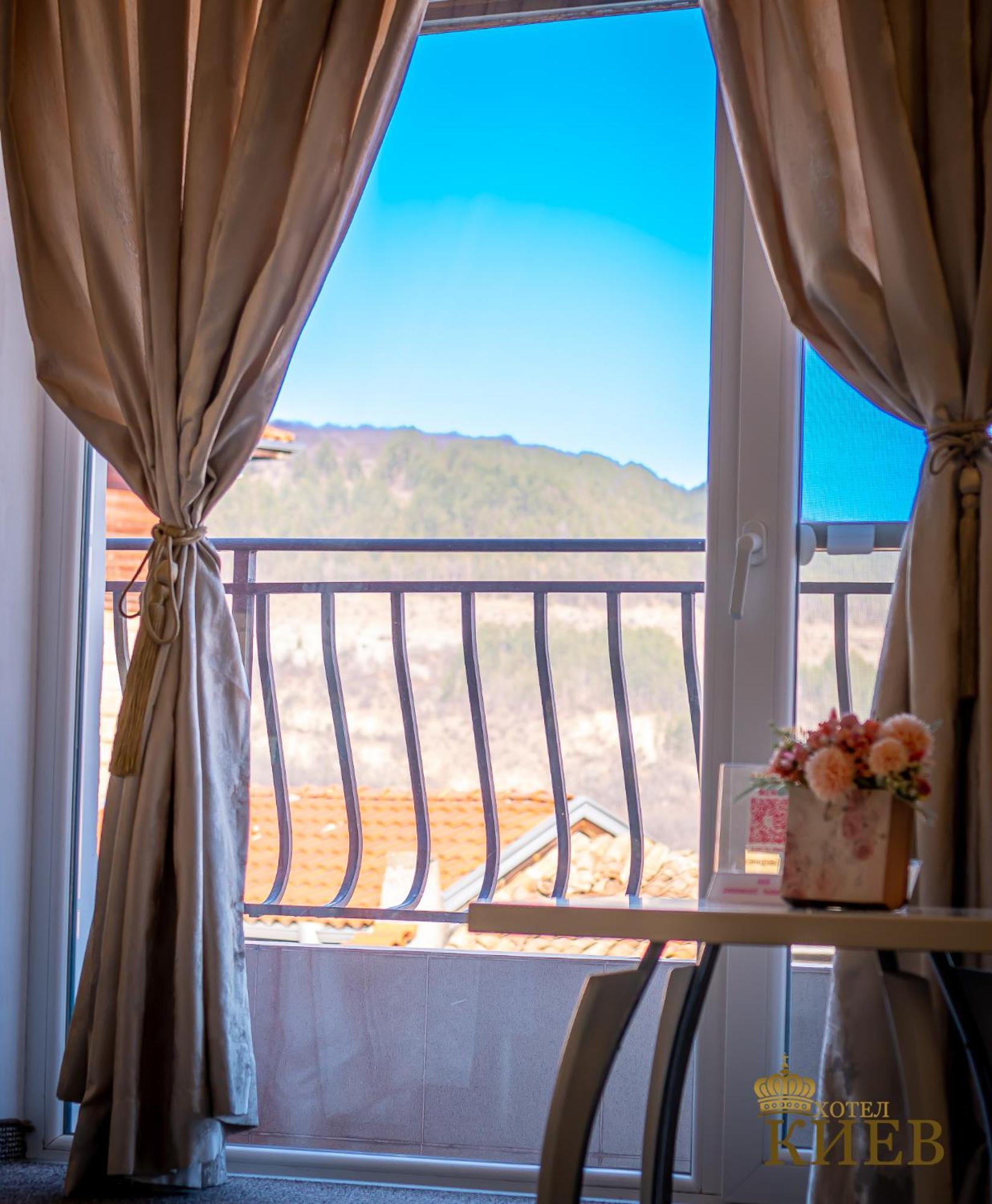 Hotel Kiev Veliko Tarnovo Buitenkant foto